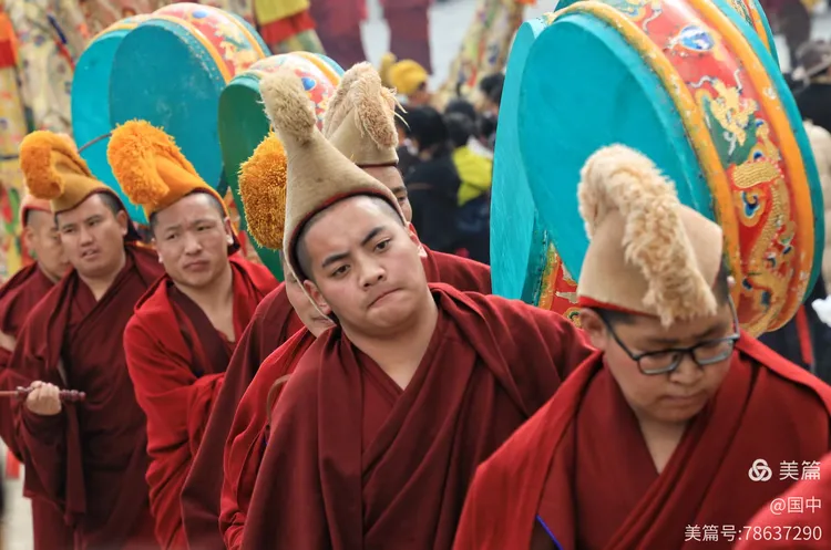 隆务寺晒佛,共赴一场盛大的心灵之约